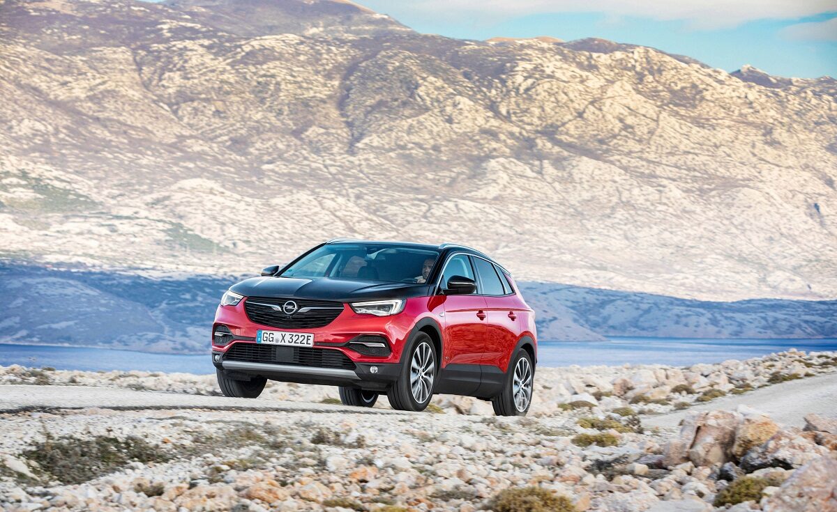 Opel Grandland X Hybrid4: 300 heste og firehjulstræk