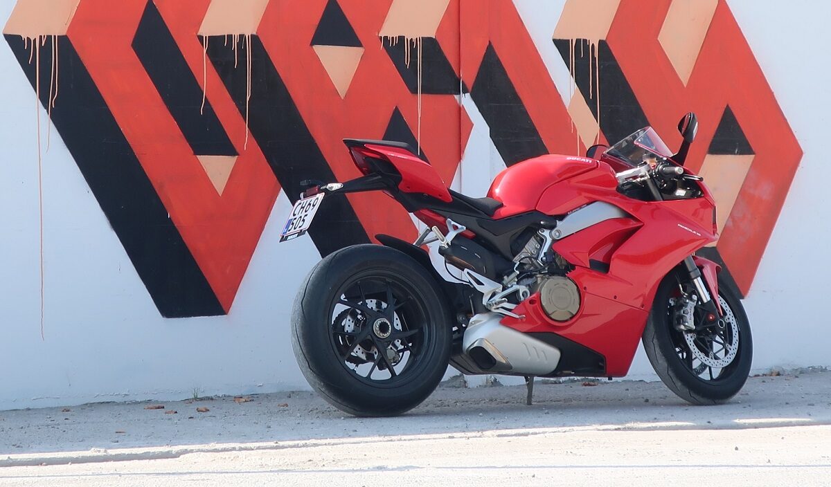 MC test: Ducati Panigale V4