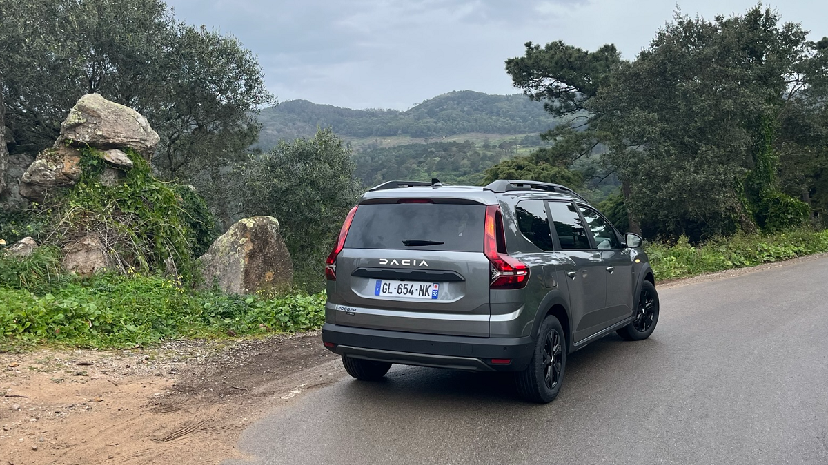 First Drive: Dacia Jogger Hybrid