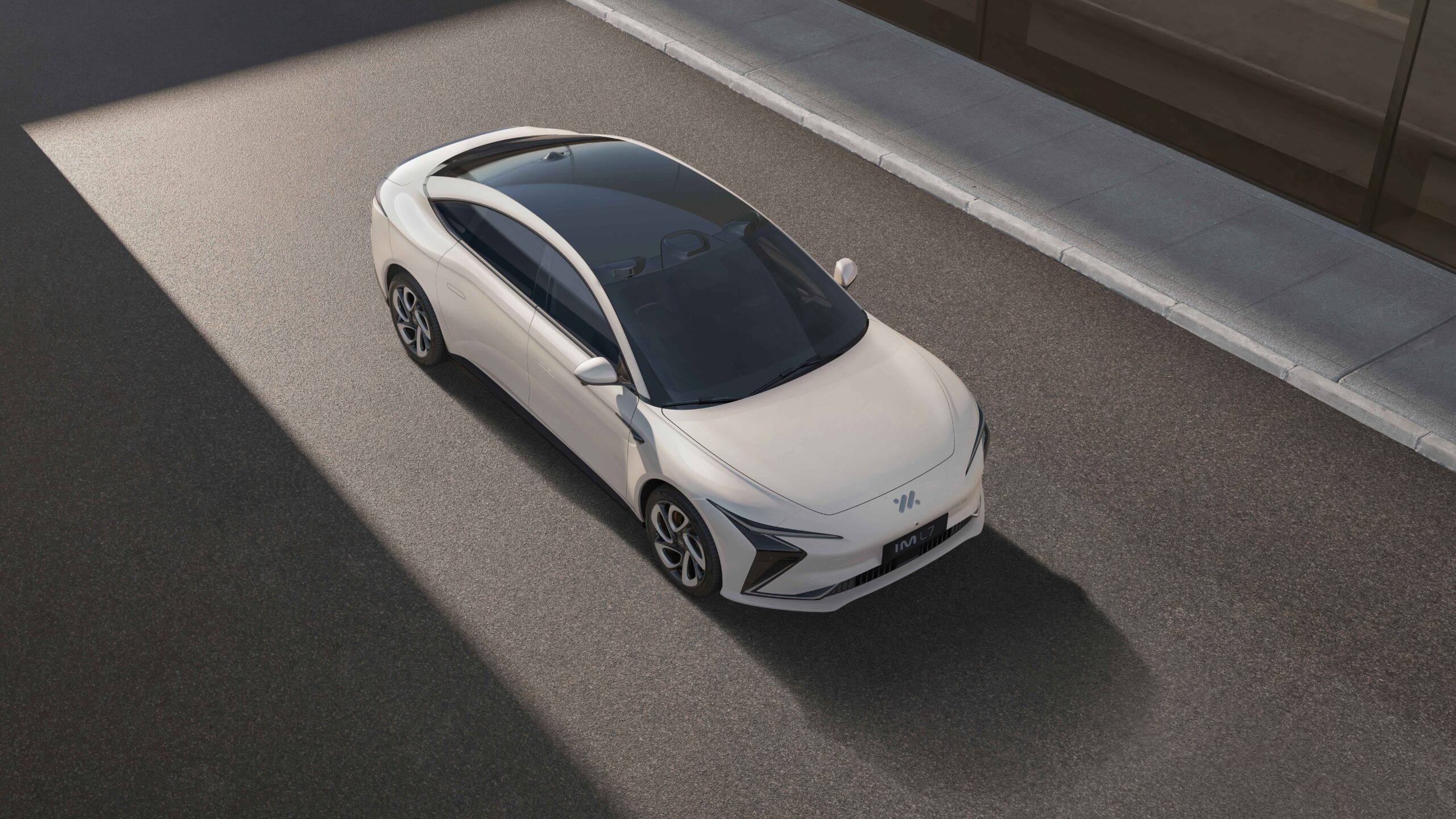 MG lancerer luksusmærke med ny batteritype og ultralang rækkevidde