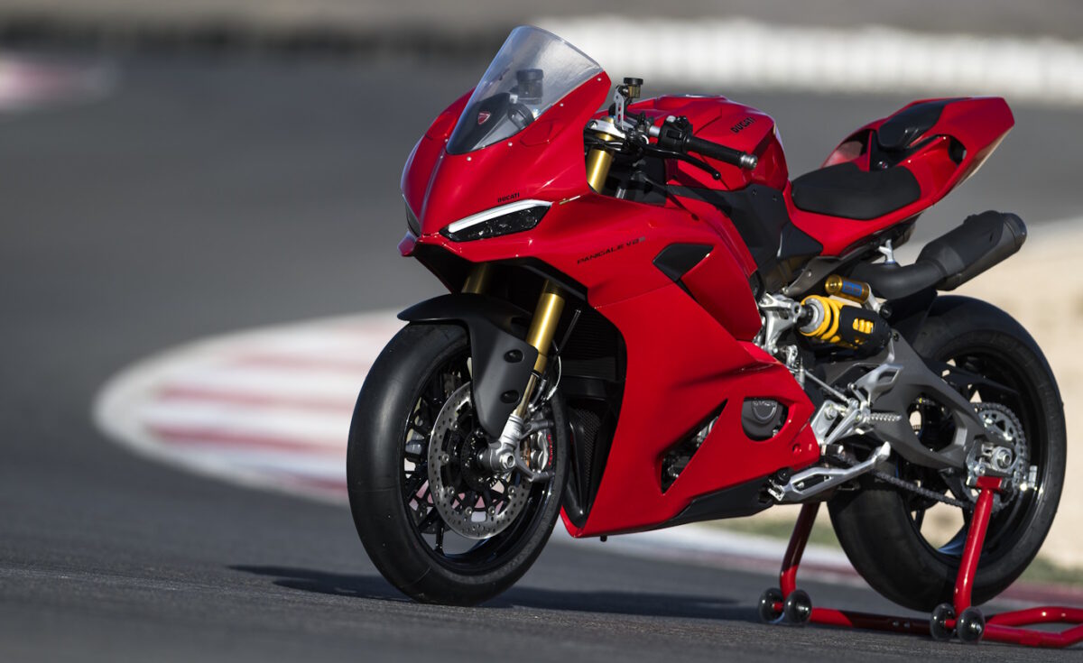 Ducati Panigale V2 S: Din billet til racerbanen