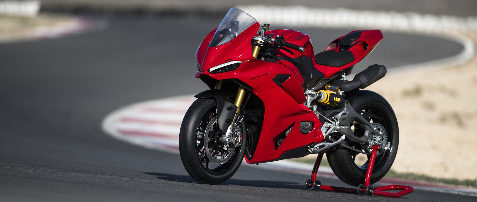 Ducati Panigale V2 S: Din billet til racerbanen