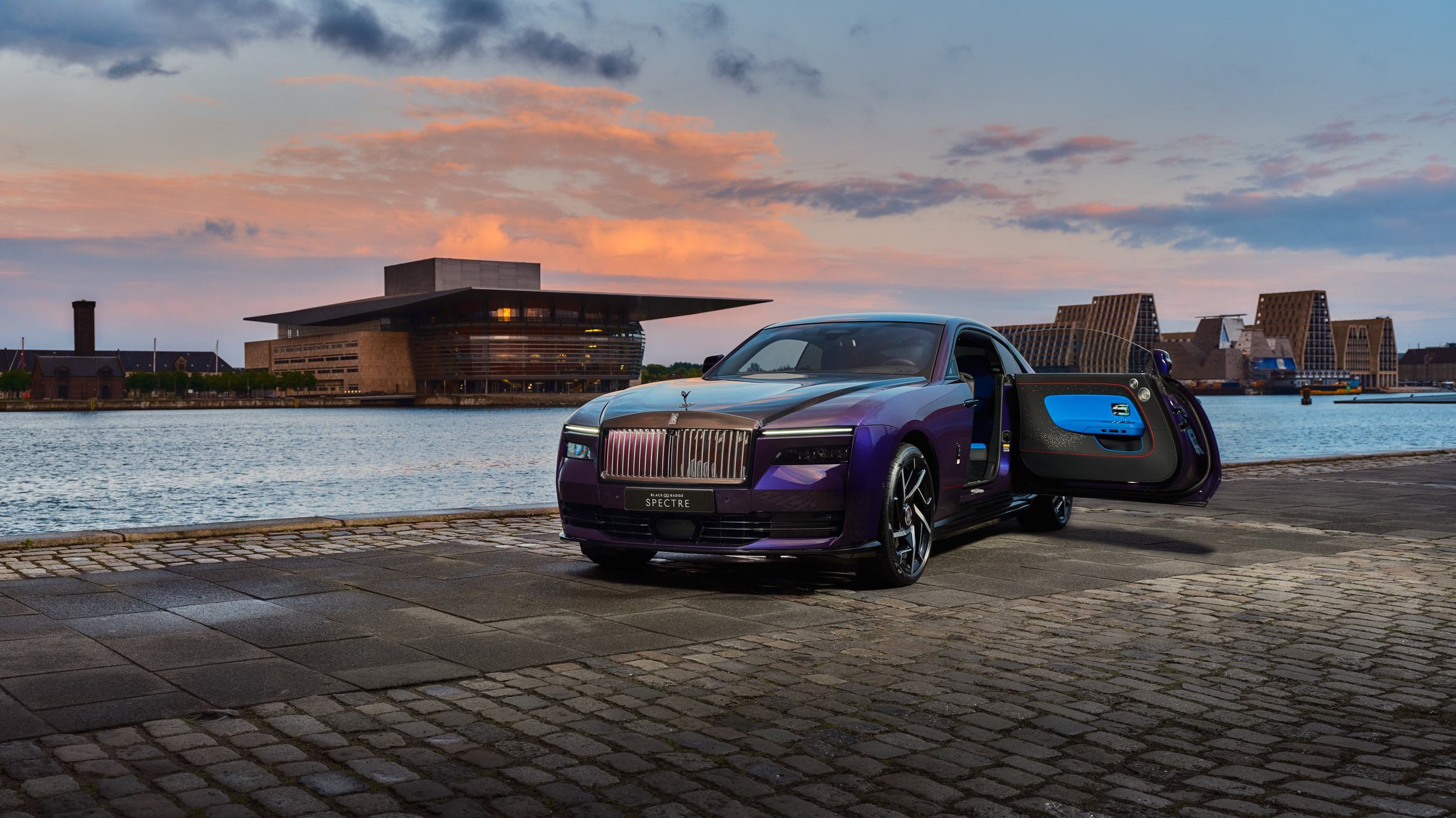 Rolls-Royce Black Badge Spectre: Den Mørke Elegance Debuterer i Danmark