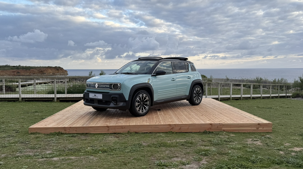 Fransk charmeoffensiv gør dig glad i låget. Mød Renault 4