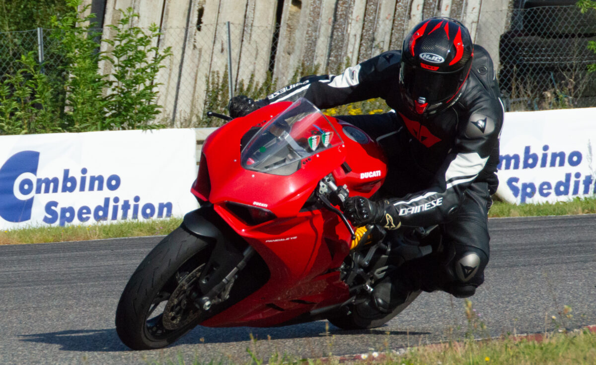 Sådan forbereder du dig til din første (eller næste) track day på motorcykel