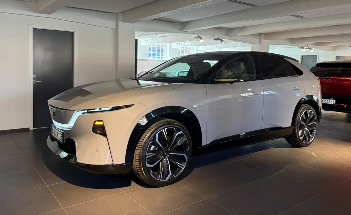 Designlækkerbisken fra Mazda: Mød den nye elektriske Mazda CX-6e