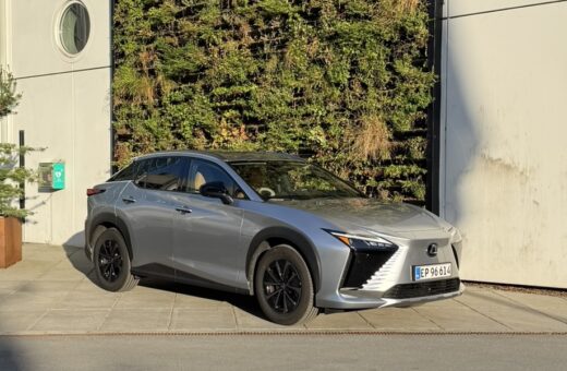 Test: Lexus RZ 350e – her forstår man pludselig, at der stadig er forskel på elbiler