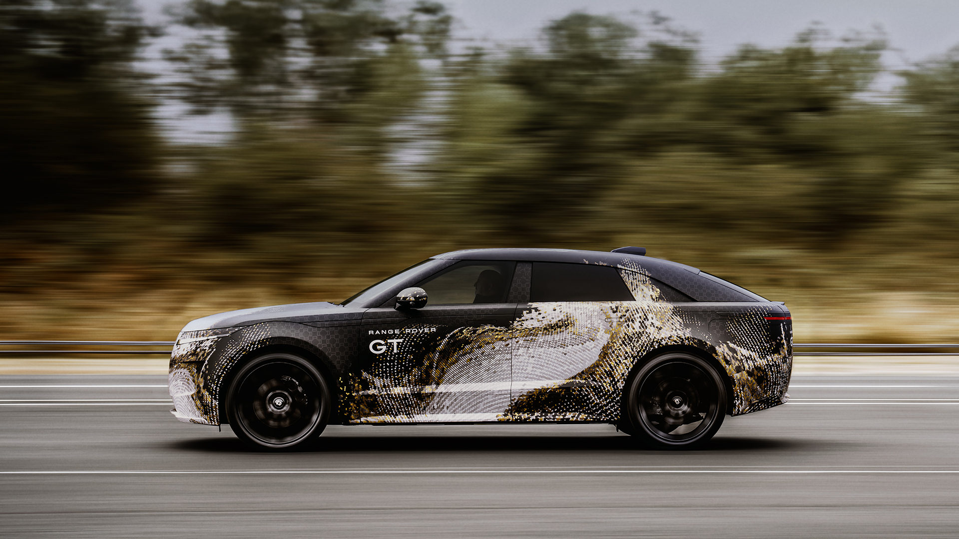 Range Rover udvider familien med tre nye elektriske modeller