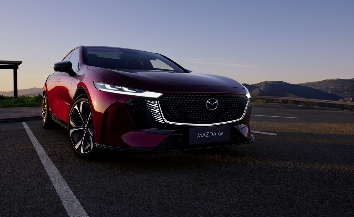 Mazda6e får længere rækkevidde og hurtigere opladning uden merpris