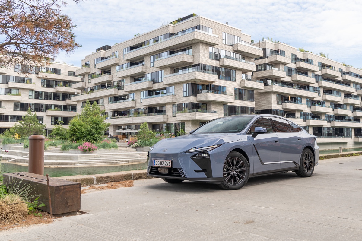 Toyota og Lexus giver tre års bilforsikring med i købet