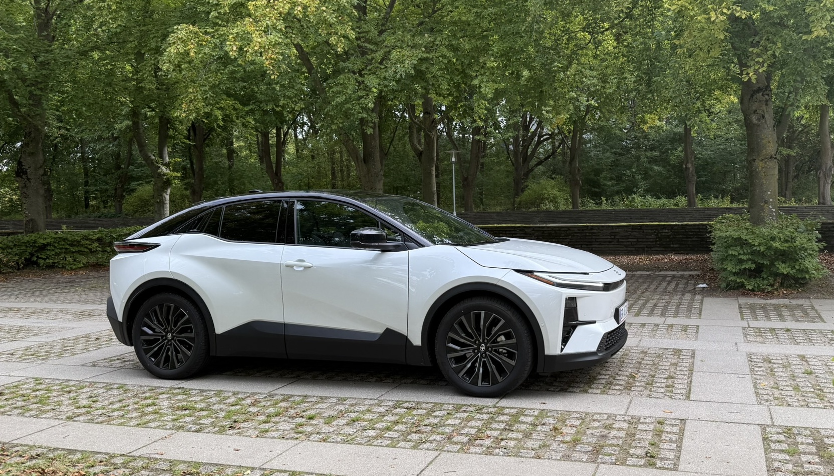Toyota C-HR+ AWD: Her rammer Toyota plet